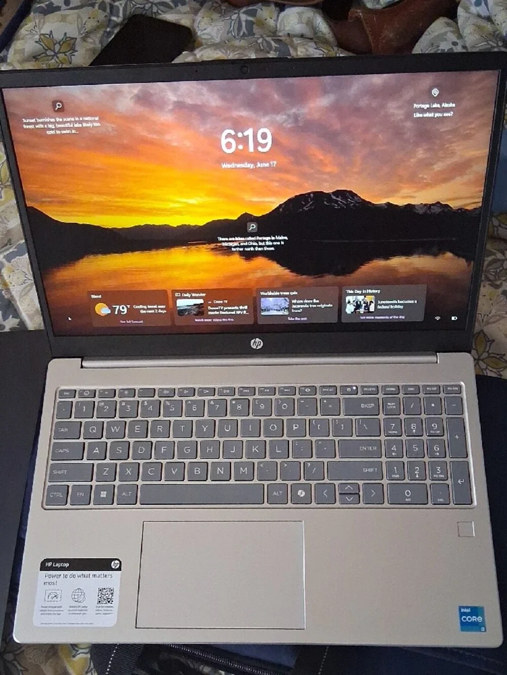 NEW HP 26 Laptop with Carrying Case